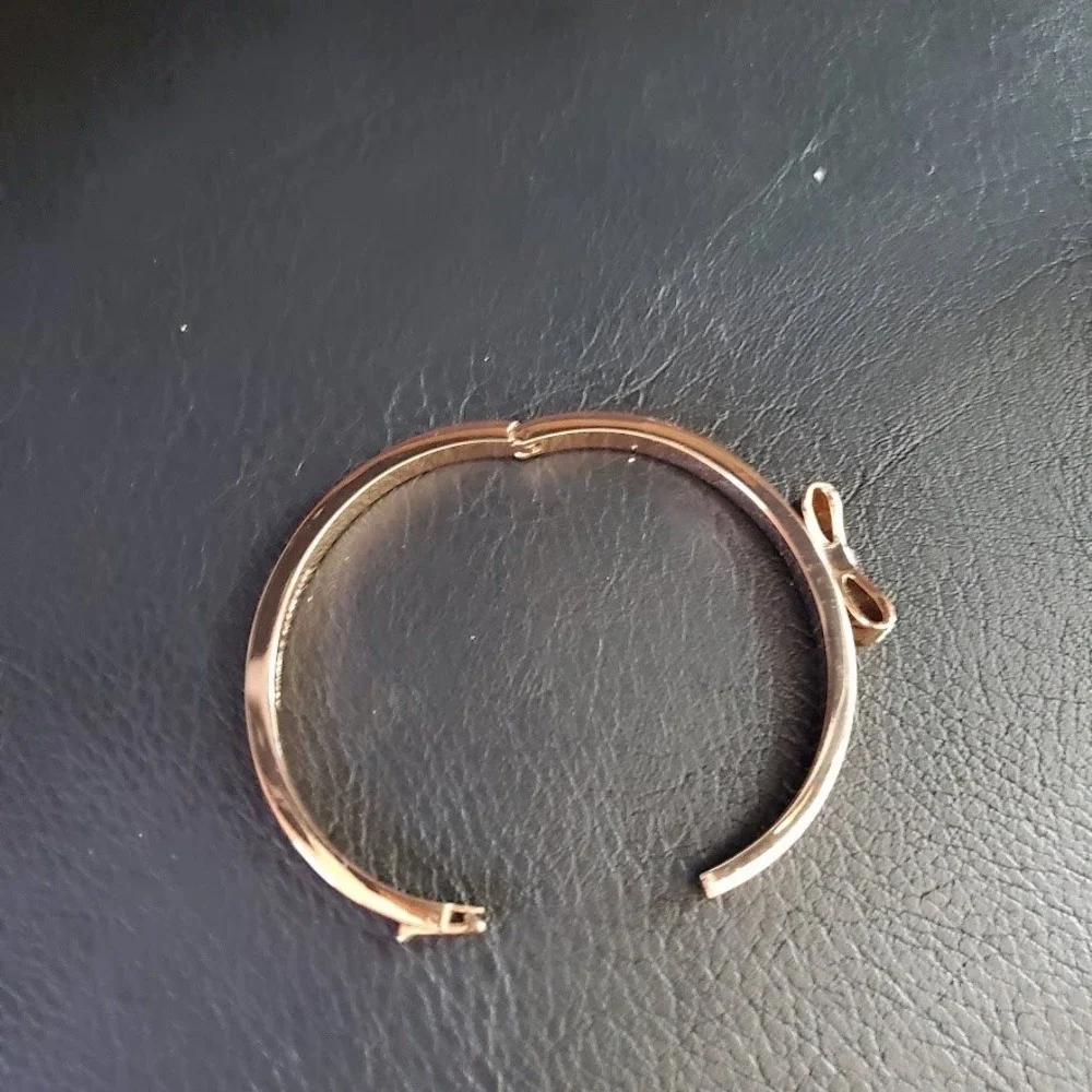 Kate Spade Ready Set Bow Hinged Bangle Bracelet Rose Gold with Pave Bow Signed‎ - Picture 10 of 11